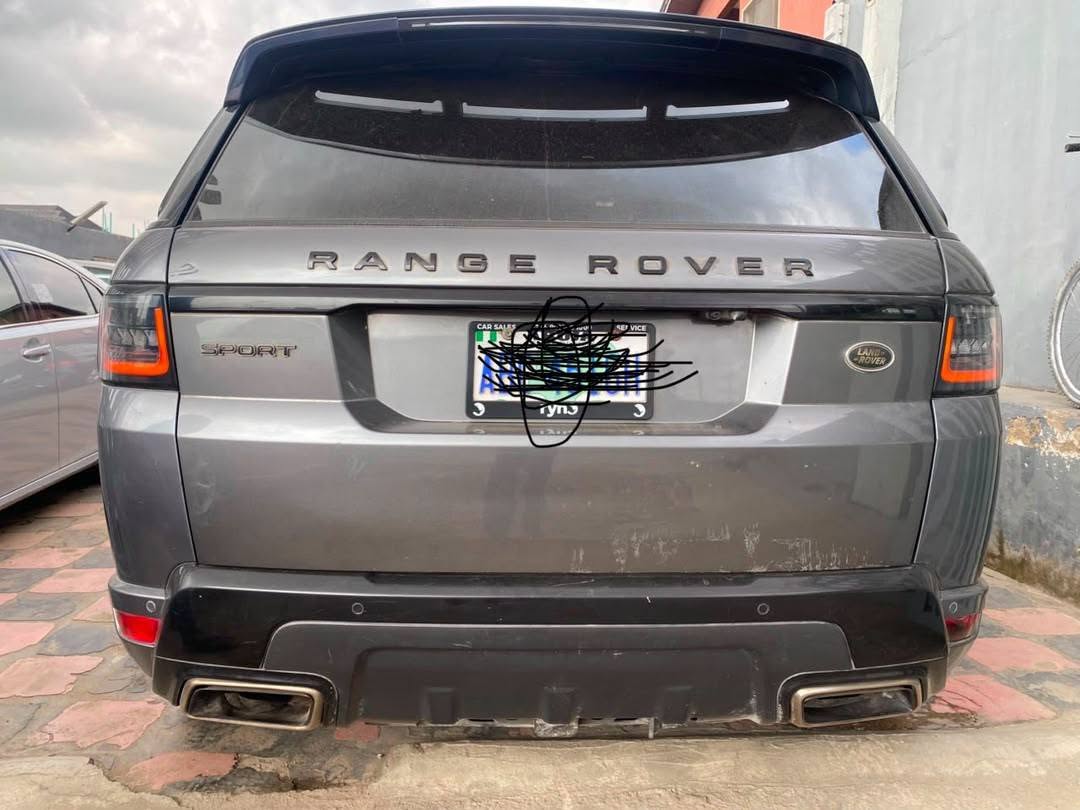 A picture of Range Rover Sport 2019 used Available