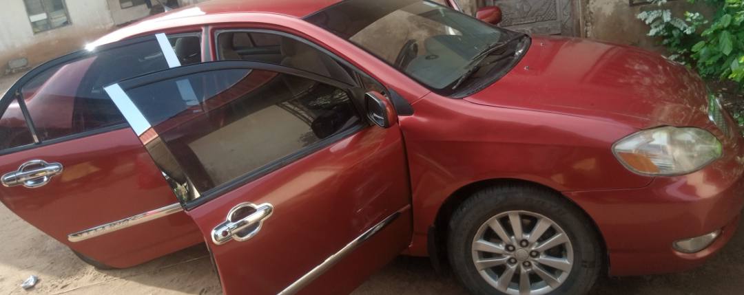 A picture of 2005 Toyota corolla