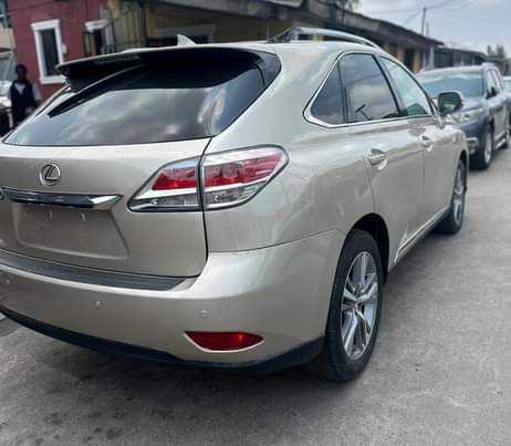 A picture of DISTRESS SALE 2015 Lexus RX350 foreign used full option 2023