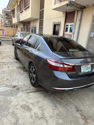 A picture of Honda Accord 2016