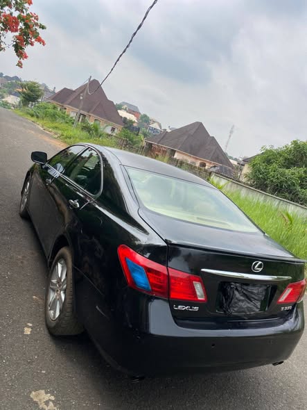 A picture of Lexus es350