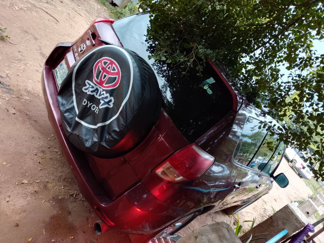 A picture of Toyota RAV4 O6