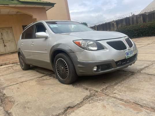 A picture of Pontiac Vibe 04 with good engine gear and chilling ac