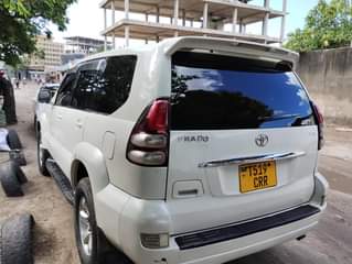 A picture of TOYOTA PRADO 120