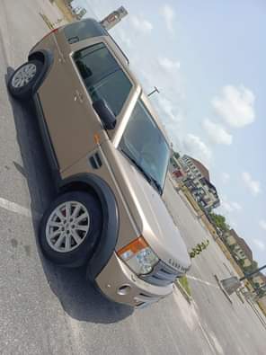 A picture of Super clean 08 Land Rover LR3 sport edition three rows