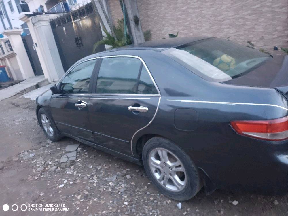 A picture of Honda Accord 2004 model