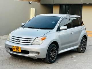 A picture of Toyota ist kaliiiiii Call 0659 75 12 95