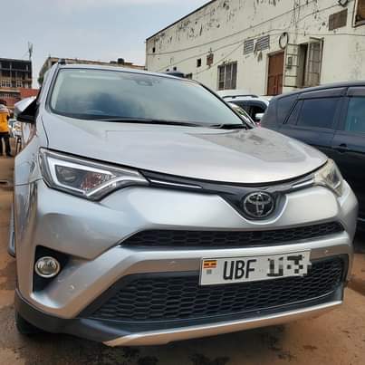 A picture of RAV4 2017 68M