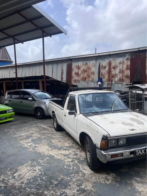 nissan 720