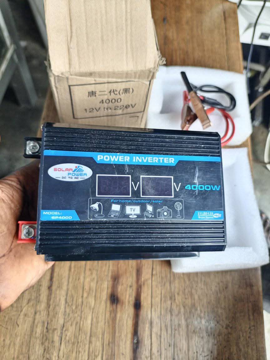 A picture of Power inverter 12v 4000w 220v