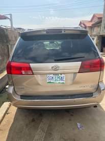 A picture of Toyota Sienna