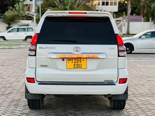 A picture of LAND CRUISER PRADO TX 120
