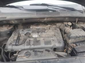 A picture of hyundai Tucson Clean and sound Ac has leakage engine gear