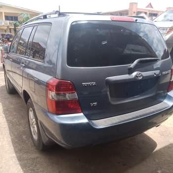 A picture of Tokunbo 2006 Toyota Highlander with 3seat
