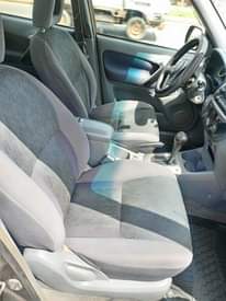 A picture of 02 Toyota RAV4
