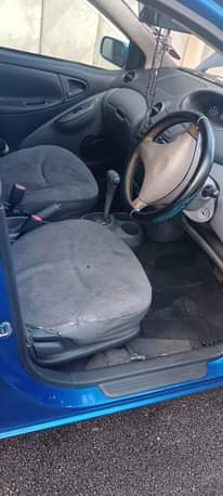 A picture of Toyota vitz 99