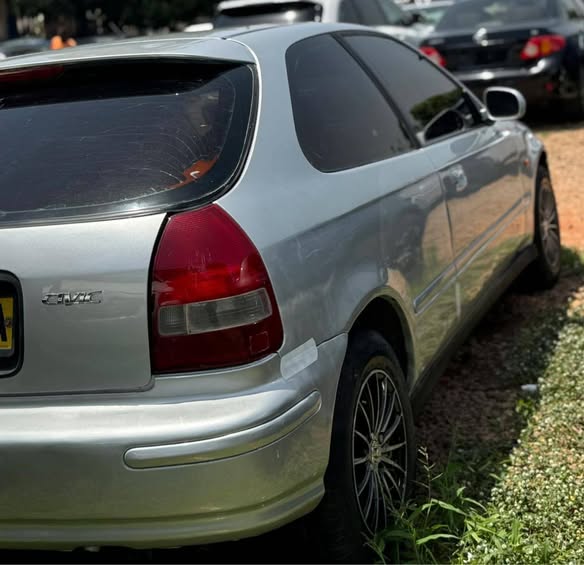 A picture of Honda Civic 2000