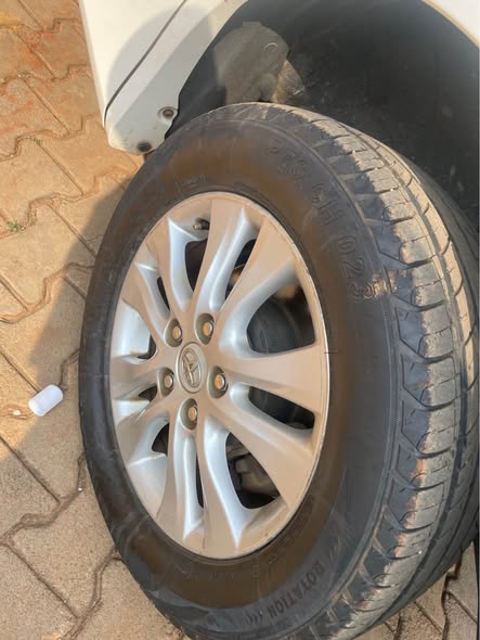 A picture of Toyota Noah 2012 New Registered