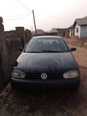 A picture of 1998 Volkswagen Golf 4