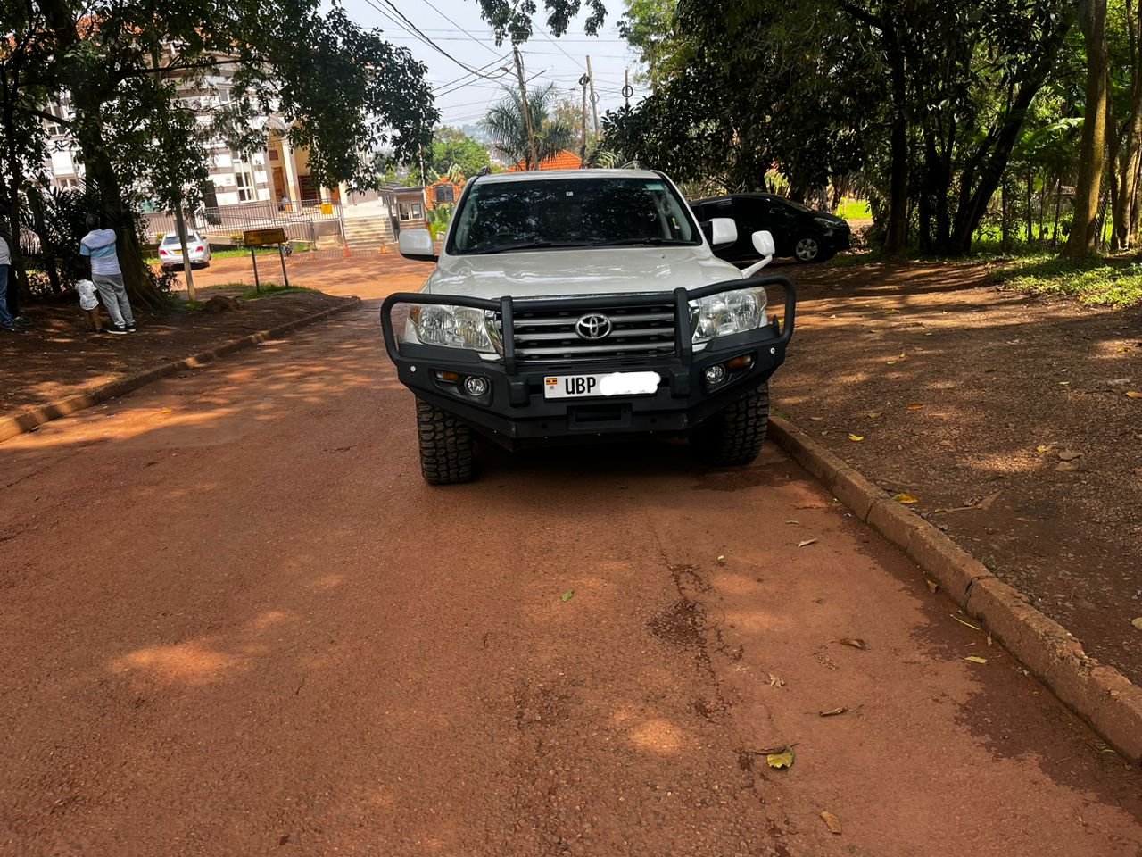 A picture of 2016 Toyota Land Cruiser v8