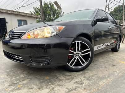 A picture of 2004 Toyota Camry