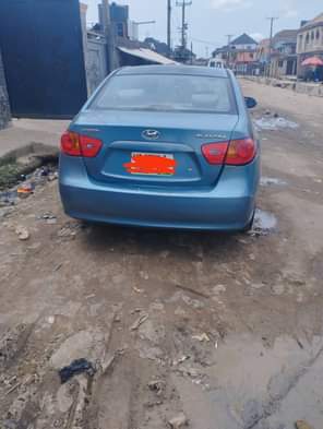 A picture of yundai Elantra 2009 model painted once buy and drive Engine