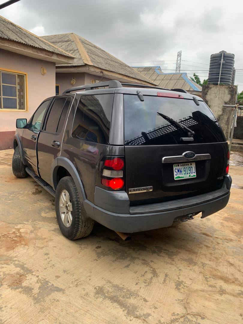 A picture of Ford Explorer 2007 Gear Engine untouched 3M settlement 100k Location