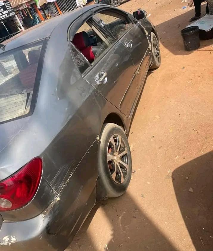 A picture of Toyota Corolla 2004