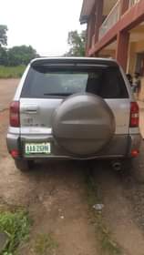 A picture of 2005 rav4 Tokunbo standard
