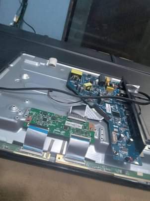 A picture of FUNDI TV ZA FLAT SCREEN 0767095012