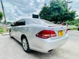 A picture of TOYOTA CROWN ROYAL