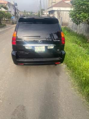 A picture of Belgium grade lexus GX470 2004 model with a very sound