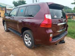 A picture of 2023 Lexus GX460 2010