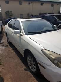 A picture of First body Es Lexus 2004 with a very sound engine