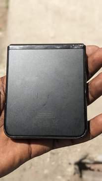 A picture of Samsung Z flip 3