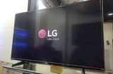 A picture of 410 000 last price for 32inch flat screen TV brand