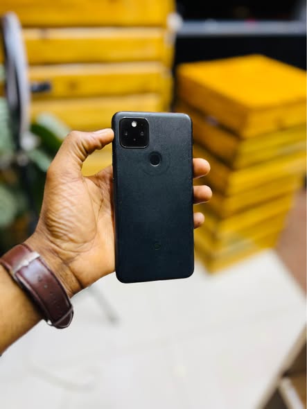 A picture of Google pixel 5 Gb128 ram6 Bei 310 000 Top up
