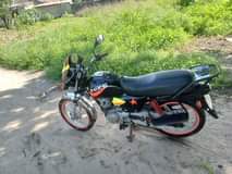 A picture of Tvs 150 bombardier
