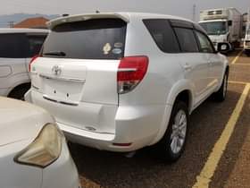 A picture of Toyota vanguard 7 seater 2010 model 2400cc 68 million Call