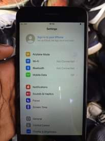 A picture of Iphone 7 plus GB 128 Imenyooka sana Exchange ipo