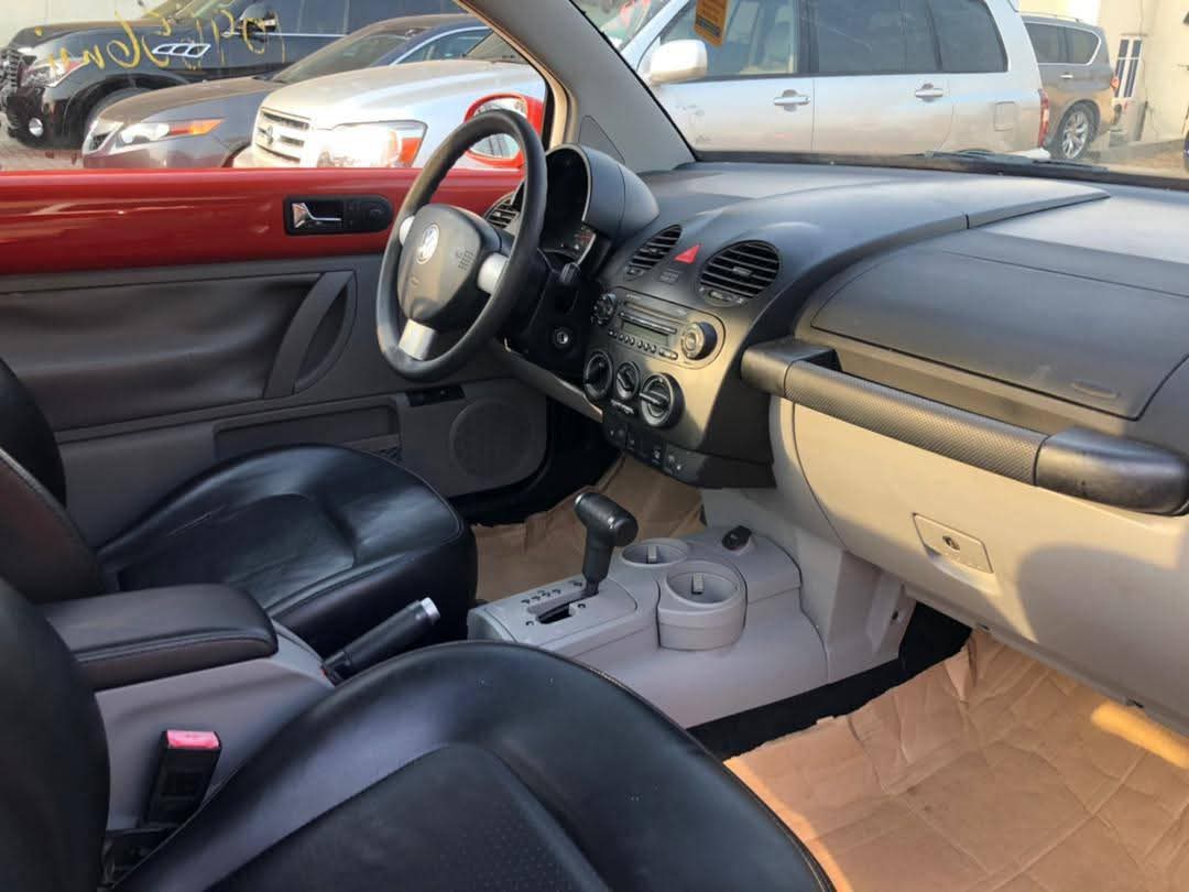 A picture of 2005 Volkswagen beetle