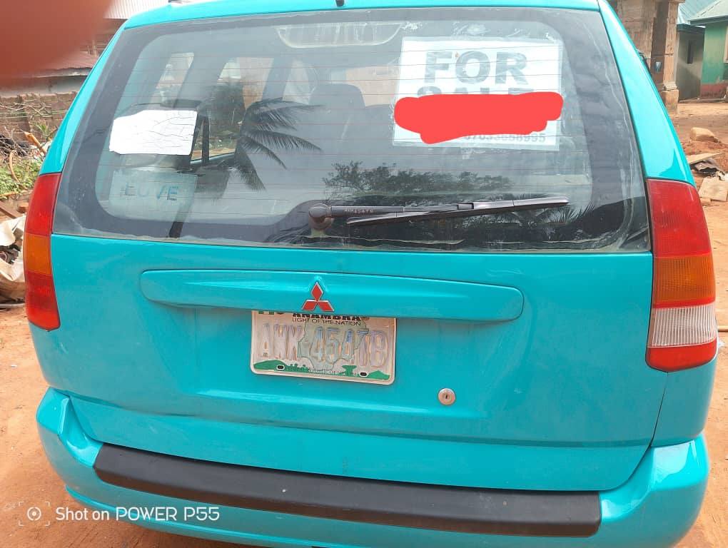 A picture of Mitsubishi spacebus