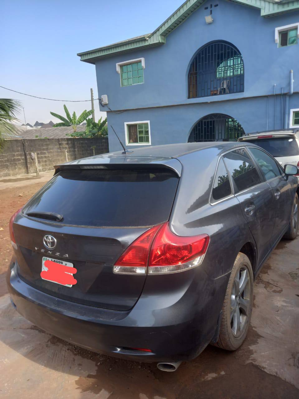 A picture of Toyota Venza 2010.. toks standard 