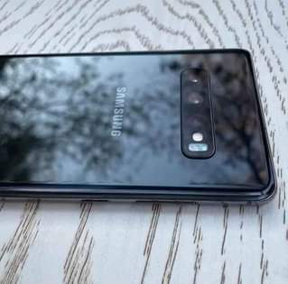 A picture of Samsung S10 Plus gb128 Ram 8