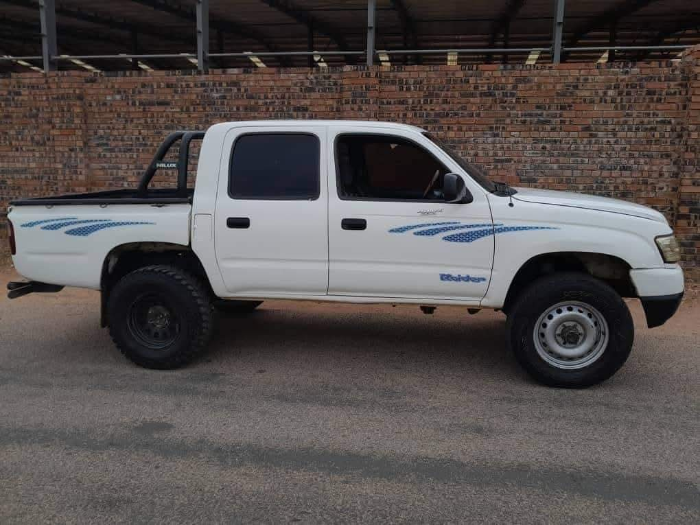 used toyota hilux