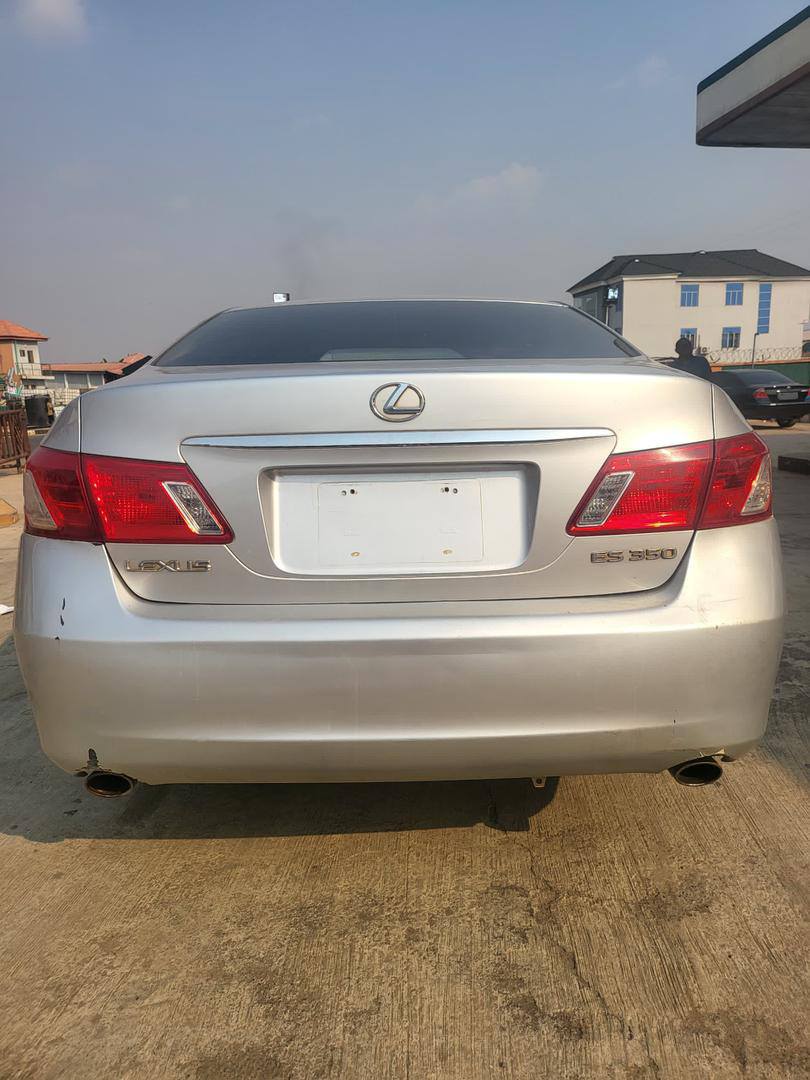 A picture of Lexus Es350 08