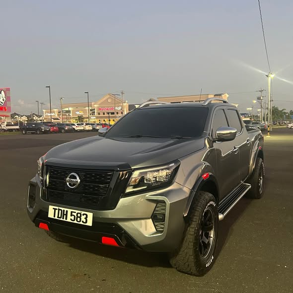 nissan np300