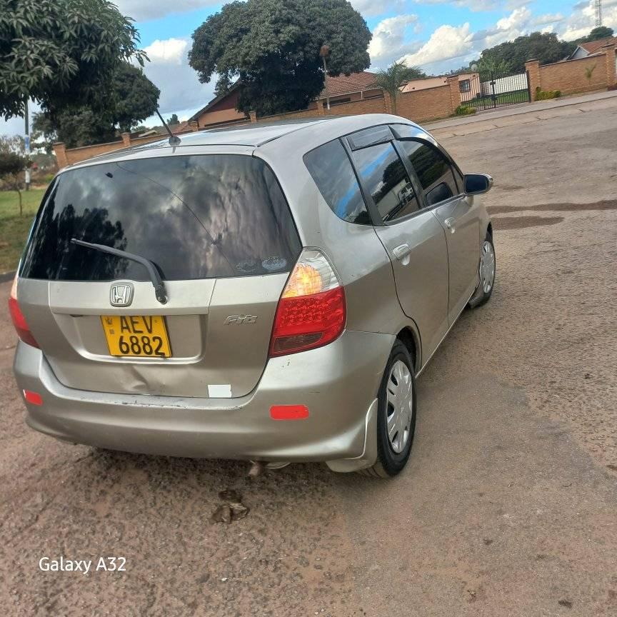 A picture of Honda fit 0786075224