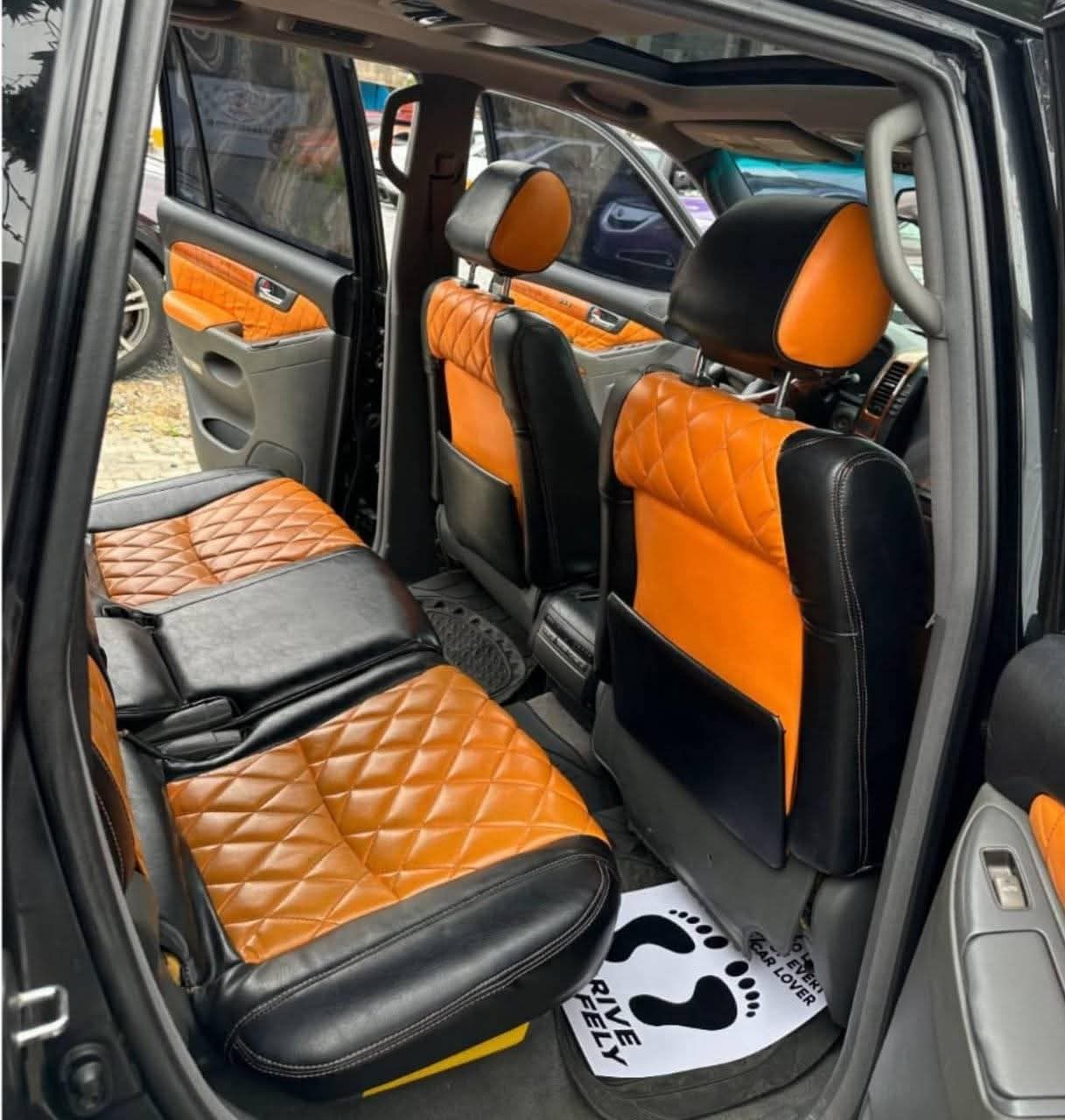 A picture of 2013 Toyota prado