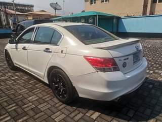 A picture of First Body Honda Accord 2011 With a very sound engine